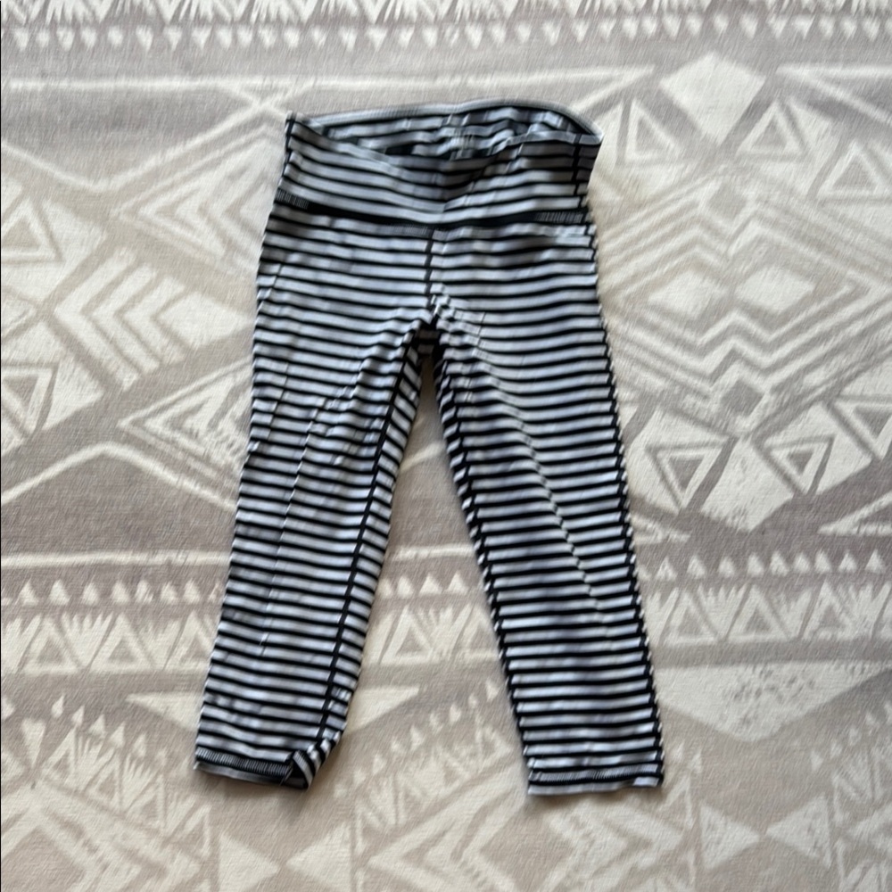 Athleta Black and White Leggings Comfortable Everyday Bottoms